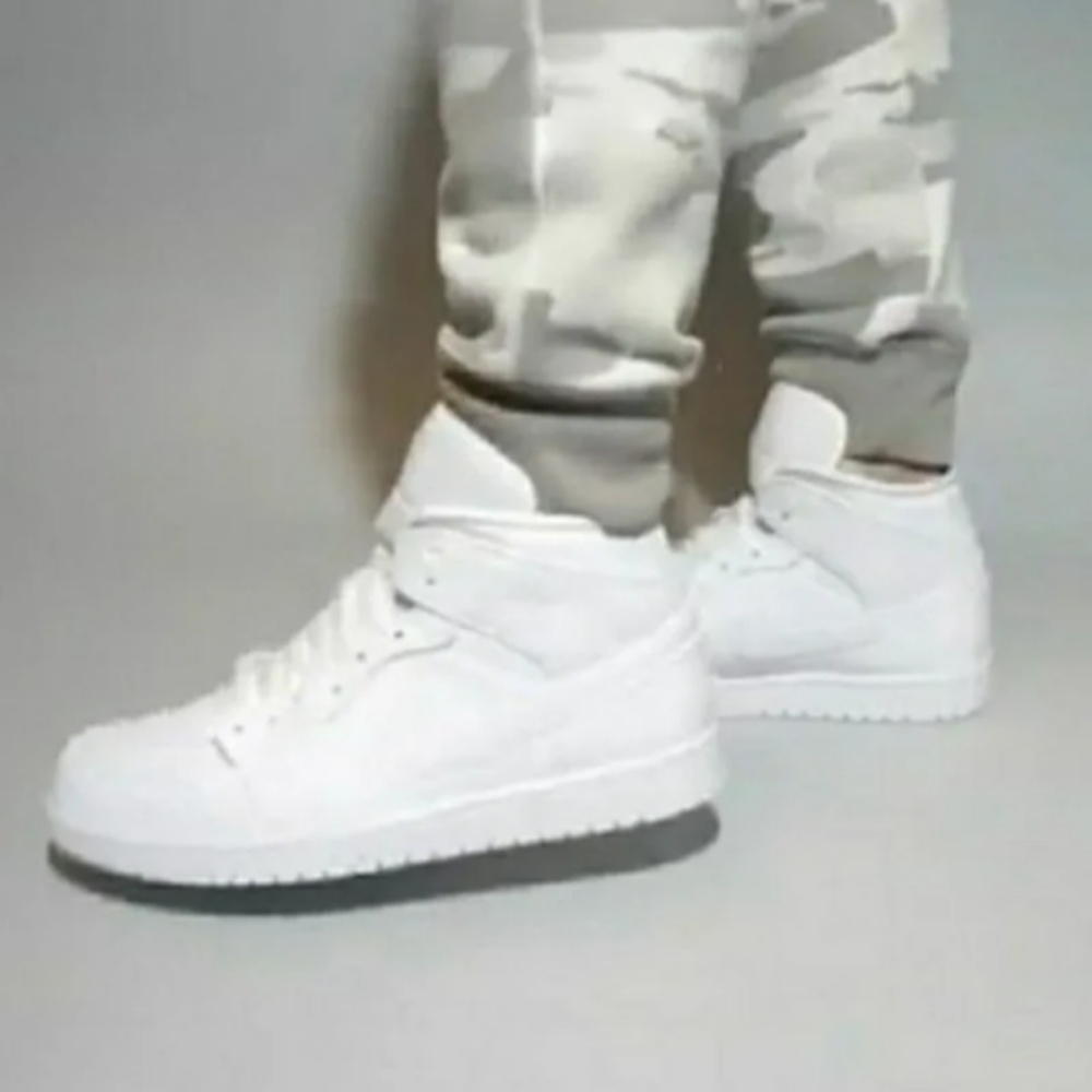 NIKE AIR JORDAN 1 MID 'TRIPLE WHITE' Men's Basketball Shoes Size 10